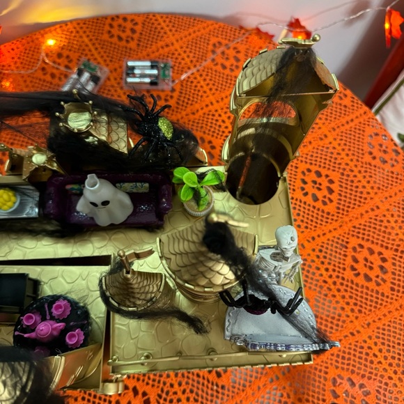 CUSTOM MADE Massive Gold Haunted Dollhouse - Picture 13 of 16